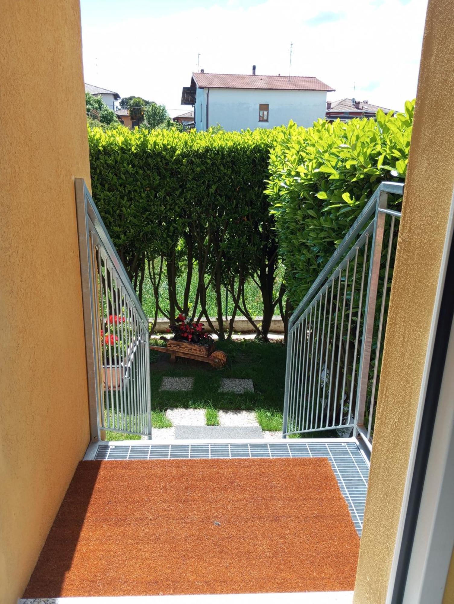 La Maison Di Gio & Gio Olgiate Comasco Bagian luar foto