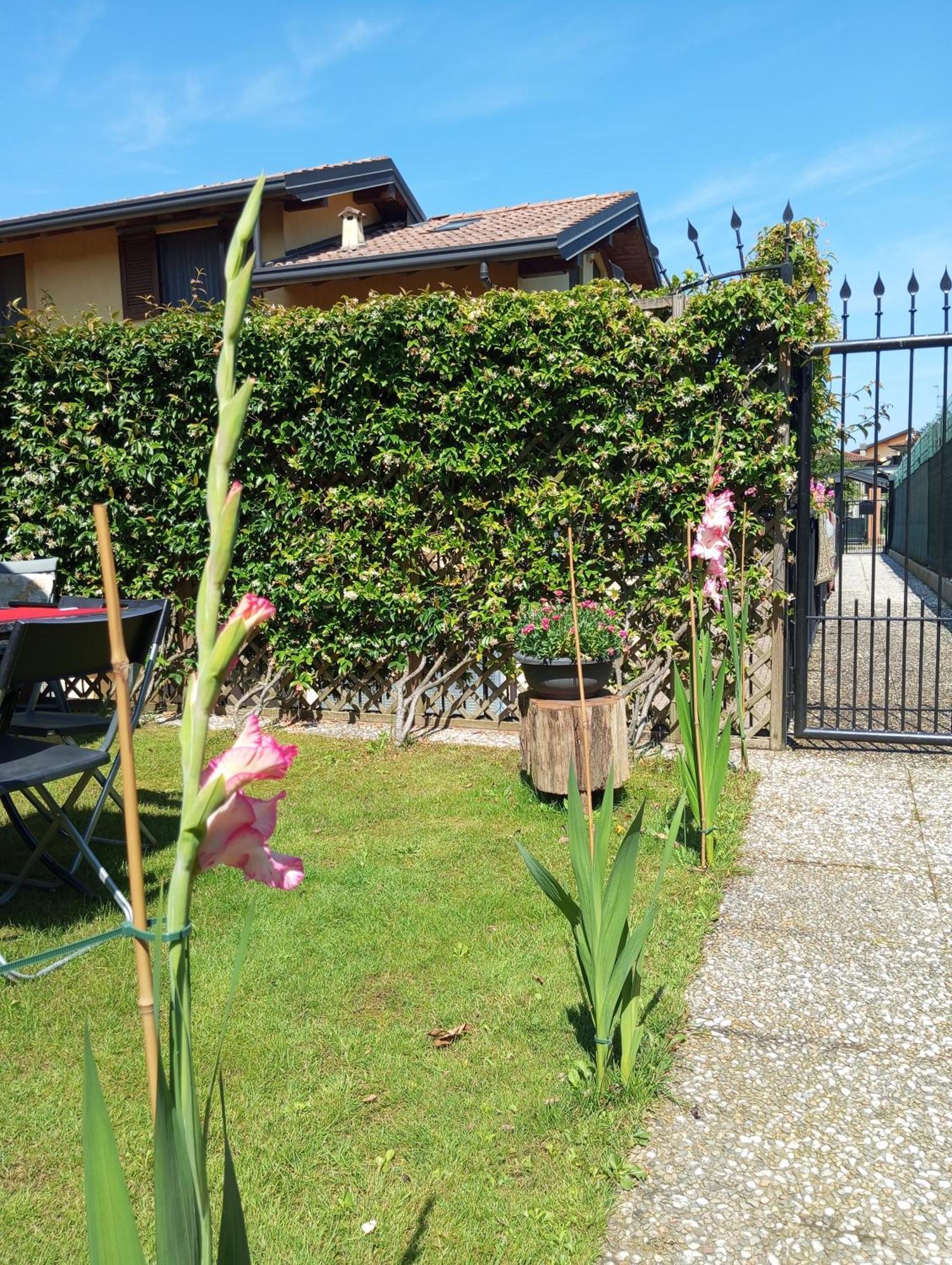 La Maison Di Gio & Gio Olgiate Comasco Bagian luar foto